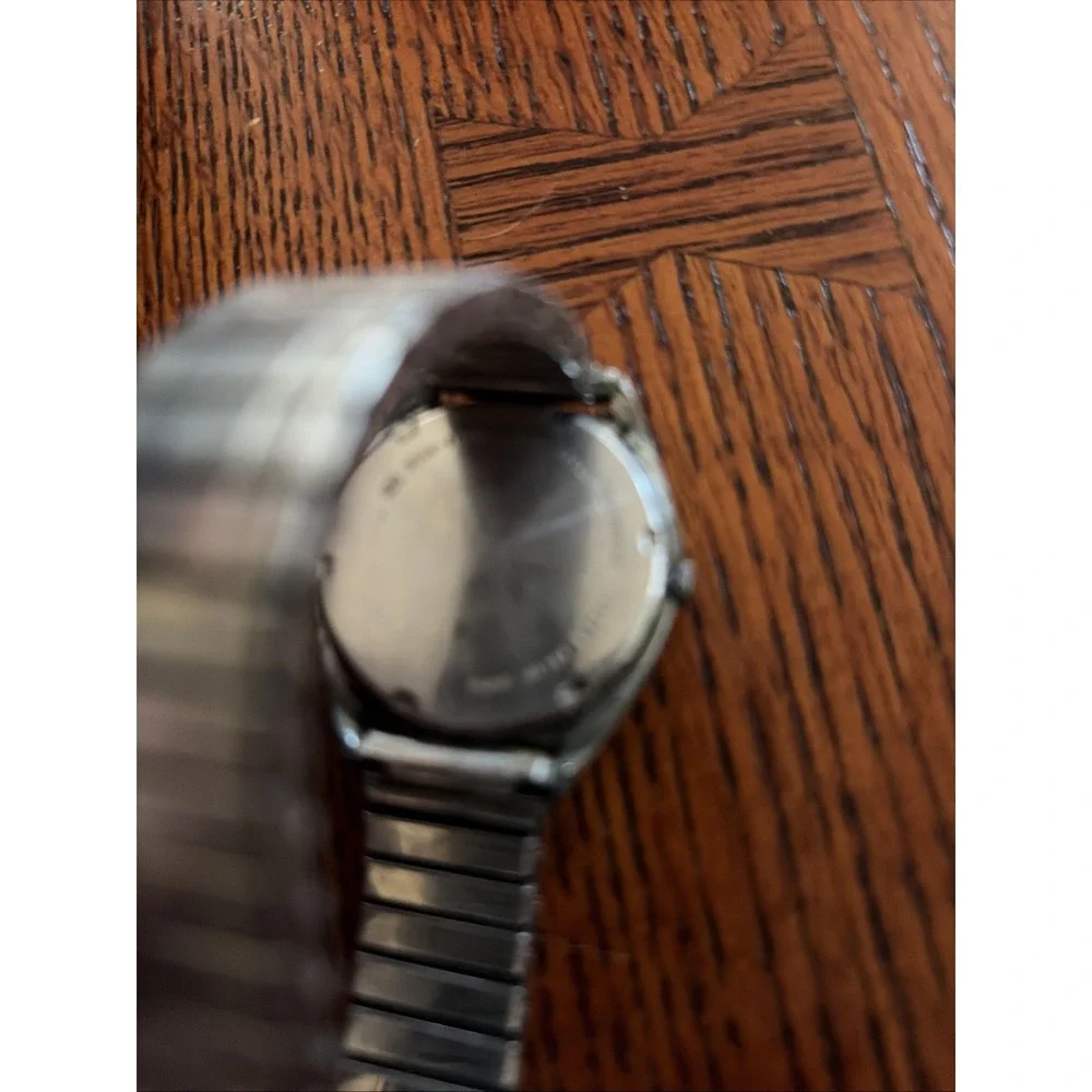 Men's Lorus Quartz Watch - White Dial w/Date 1970s Vintage Tested Expansion Band